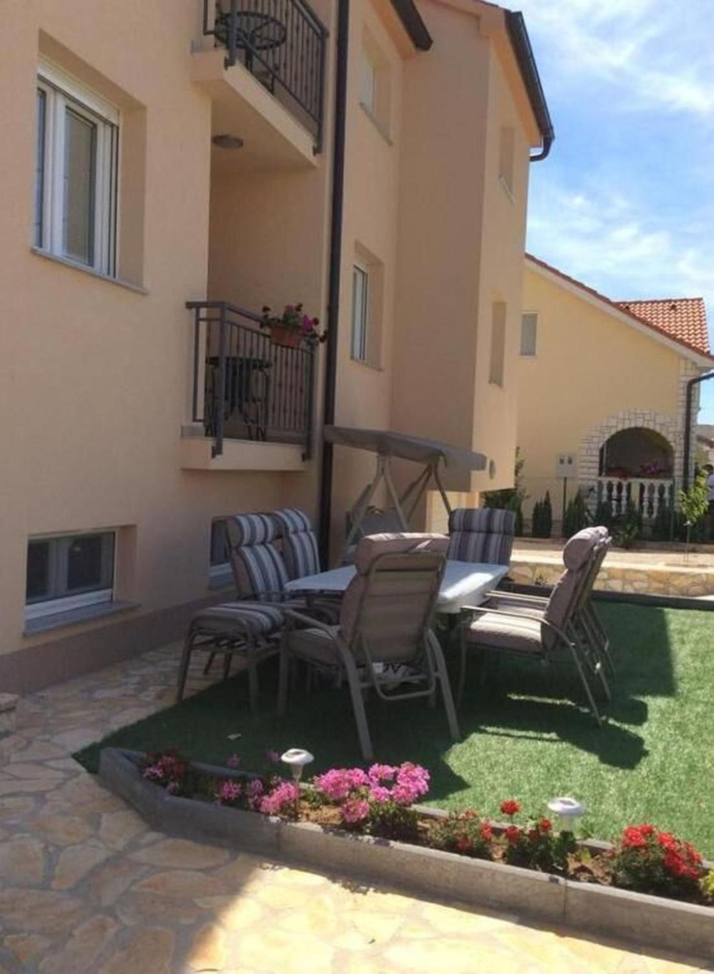 Apartments Lipovica Sukošan Екстериор снимка